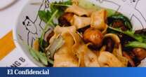 El bar asiático de Madrid que prepara los noodles más largos: un plato al que no podrás resistirte