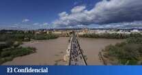 El río Guadalquivir roza el umbral de desbordamiento a su paso por Córdoba