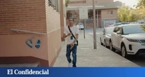 Publica su primera novela a los 57 años, y es muy buena