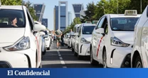 Taxistas marchan en Madrid contra las 8.500 licencias de VTC para Cabify: "Quieren terminar con el taxi"