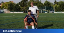 Eli, el nieto del predicador, quiere jugar al fútbol