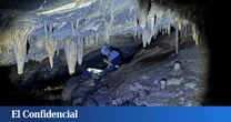 Exploran una cueva y lo que piensan que es basura resulta ser un 'tesoro' de una cultura perdida