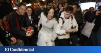 Entre masas, corriendo y rodeada de seguridad: las impresionantes imágenes de la llegada de Rosalía a Callao para presentar Lux
