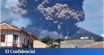 Las espectaculares imágenes de la nueva erupción del volcán Etna: el humo llega hasta los 5.000 metros y sorprende a los turistas