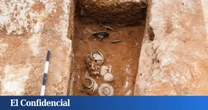 Abren una tumba romana y encuentran unos desconcertantes discos de bronce con grabados 3D de hace casi 2.000 años