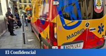 Una anciana sufre heridas catastróficas en un brazo tras ser atropellada por un camión de residuos en Madrid