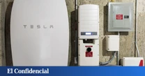 Nadie compra baterías Powerwall de Tesla en España y eso explica el caos de las fotovoltaicas
