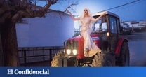 Los bohemios se van al pueblo: en Villanueva del Rosario los domingos son de misa y 'performance'