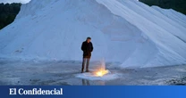 Sal y fuego: el artista Guillermo Fornes bucea en la tensión entre dos fuerzas opuestas