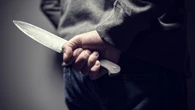 Zaatakował ojca nożem. Trwa obława