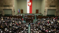 Lider traci, zyskują obie Konfederacje. Niespodzianki w nowym sondażu