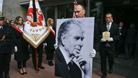 Ostatnie pożegnanie Wiesława Myśliwskiego. Spoczął na Powązkach