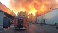 Pożar w parku trampolin. Potężna hala stanęła w ogniu