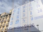 Florentino presume de sus grandes fichajes durante la campaña electoral con el lema 'Cómo no te voy a querer'