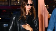 Justin Bieber ‘trying to put on brave face’ as Hailey ditches wedding ring & ‘shows off’ bare finger amid divorce rumors