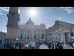 Conclave: in piazza San Pietro si sogna un Papa che porti la pace