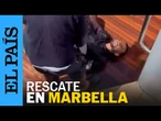 Así fue el rescate de un hombre en el Estrecho con flotador y aletas | EL PAÍS