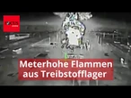 Ukraine greift russisches Treibstofflager an: Video zeigt meterhohe Flammen