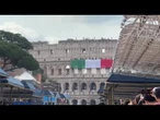 Vigili del Fuoco srotolano gigantesca bandiera dell'Italia per la Festa del 2 giugno