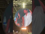 Messi aparece na 'kiss cam' e é ovacionado em show do Coldplay em Miami, nos EUA; vídeo