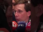 Almeida responde a Aena y advierte que el problema de Barajas no se resuelve "fumigando"