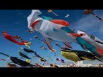 Des cerfs-volants géants en forme de dragon et de pieuvre remplissent le ciel danois