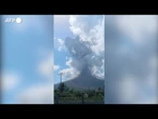 Indonesia, l'eruzione del Lewotobi Laki-Laki in timelapse