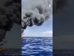 Scoppia un incendio sul traghetto KM. Barcelona in Indonesia