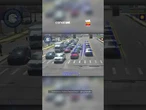 Motorista fantasiado de Homem-Aranha ajuda cadeirante a atravessar avenida nos EUA