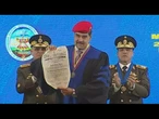 Maduro recebe título de doutorado militar em meio a envio de navios de guerra dos EUA | AFP