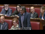 Silvestri (M5S) a Meloni: Non ha rialzato la schiena con Trump e Netanyahu, ha indossato ginocchiere