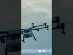 Przesyłka spadła na samochód Poczty Polskiej