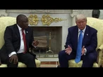 Trump parla di genocidio dei bianchi in Sudafrica e insulta i media: "Tutti idioti, non ne parlano"