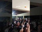 Aniversário de idoso em cidade pequena vira festança com quase toda a população reunida