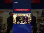 Zelensky scherza con il reporter sul cambio d'abito: "Tu uguale"
