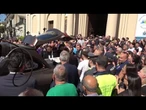 Funerali di Martina Carbonaro, la bara esce tra gli applausi della folla
