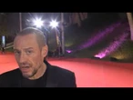 Stefano Accorsi: "Non lasciamo sole le persone manipolate o vittime di violenza"