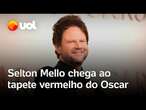 Oscar: Selton Mello chega ao tapete vermelho e homenageia a mãe com Alzheimer e Rubens Paiva; vídeo