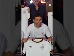 ¿Por qué arrasa la camiseta blanca de la selección española?