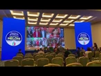 Le dichiarazioni di Elly Schlein proiettati a tutto schermo nella sala stampa di Fdi