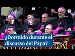 Un miembro del clero parece dar una cabezada durante el discurso del Papa en el Congreso