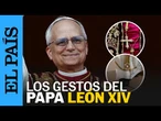 PAPA LEÓN XIV | Zapatos negros y vestimenta más tradicional: qué dicen sus primeros gestos | EL PAÍS