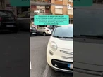 Passa con il semaforo rosso e per fuggire dai vigili causa un incidente a Roma