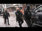 La police de Rio libère des otages lors d'un raid qui fait huit morts