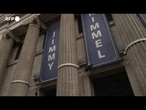 Usa, manifestazione fuori dallo studio televisivo di Jimmy Kimmel