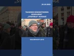Am Sonntag haben laut Polizei etwa 1.800 Menschen gegen Merz' Stadtbild-Aussage demonstriert.