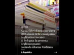 “Rinunciamo ai libri di testo”: la protesta dei prof contro le direttive Valditara