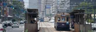 「胸をあらわ」にして電車を降りようとする母親の姿も…「大正時代」の路面電車の「今では考えられない光景」