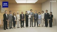 “1日も早い拉致問題解決”木原官房長官 署名受け取り