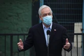 Il record di vaccini non frena i nuovi contagi. Santiago torna in lockdown come tre mesi fa